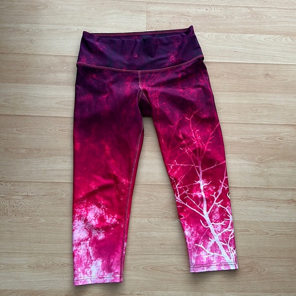 Red My Inner Fire crop leggings size 8 - Picture 1 of 5